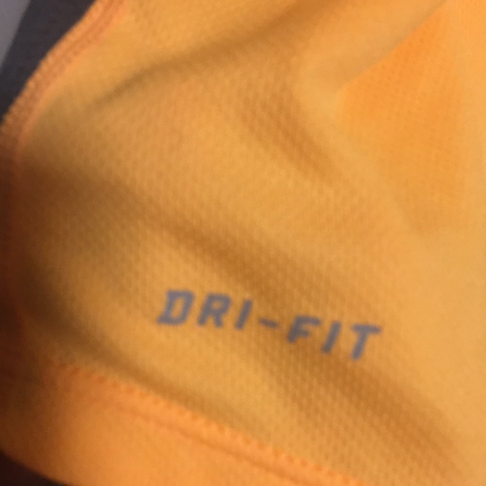Nike - Picture 4 of 6